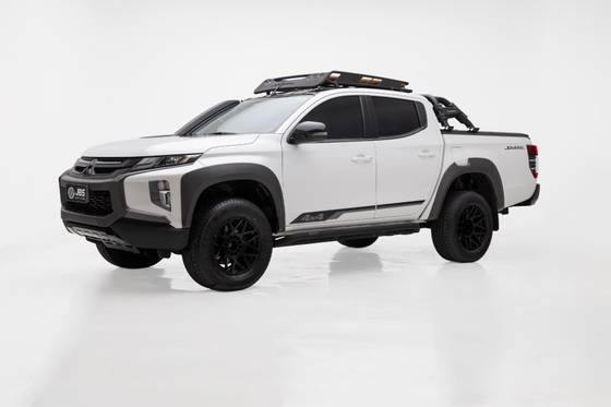 MITSUBISHI L200 TRITON 2.4 16V TURBO DIESEL SPORT SAVANA CD 4P 4X4 AUTOMÁTICO